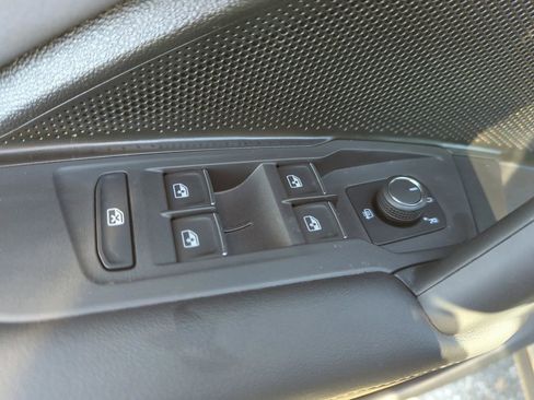 New 2026 Volkswagen Tiguan SE R-Line image 29