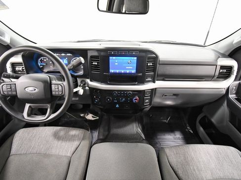 Used 2023 Ford F250 XLT image 3