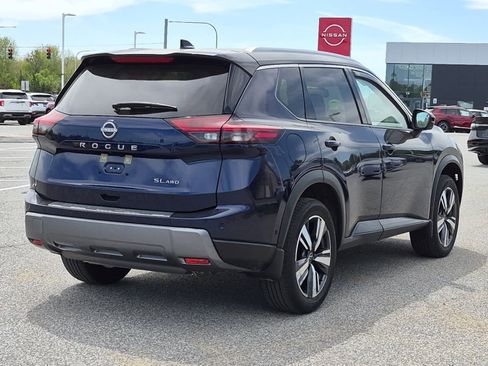 Used 2024 Nissan Rogue SL w/ SL Premium Package AWD/4WD image 3