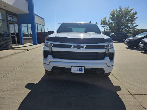 Used 2022 Chevrolet Silverado 1500 RST image 2