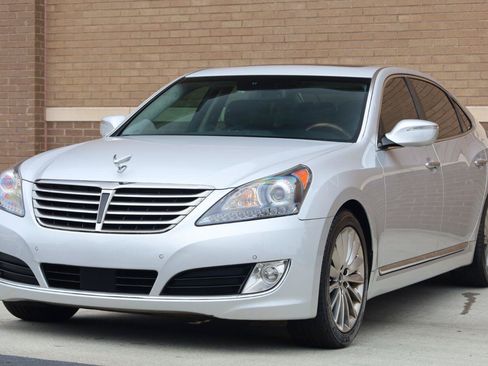 Used 2015 Hyundai Equus Signature RWD image 6