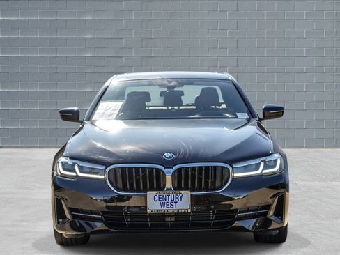 Used 2023 BMW 530e w/ Premium Package image 2
