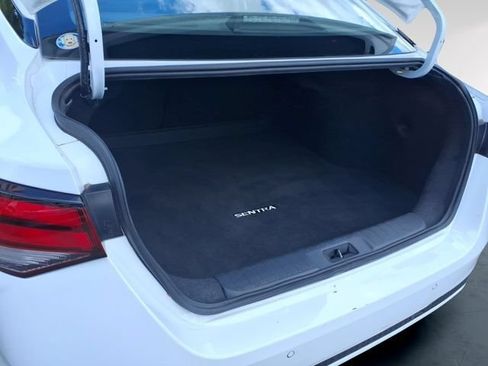 Used 2025 Nissan Sentra SV FWD image 14