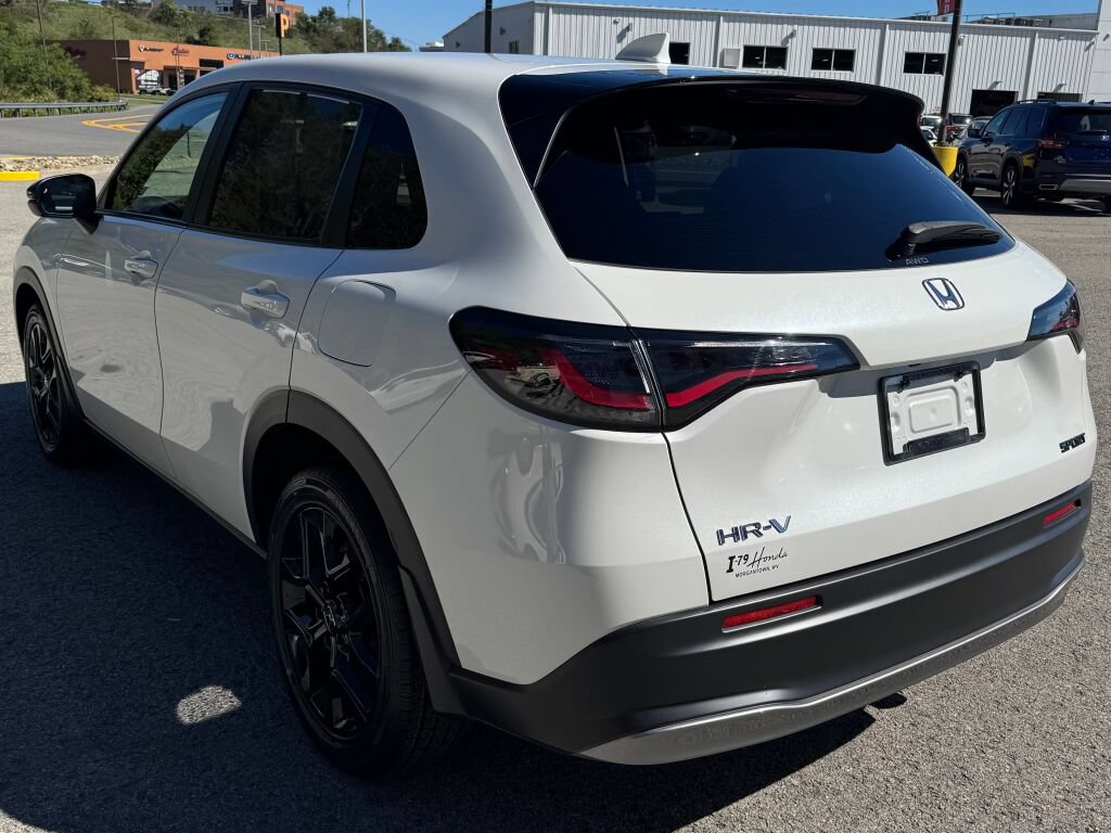 Used 2025 Honda HR-V Sport image 5