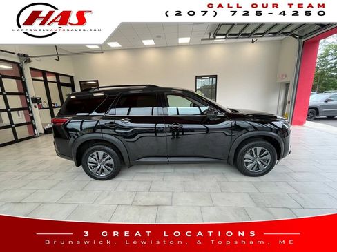 Used 2024 Nissan Pathfinder SV AWD/4WD image 7