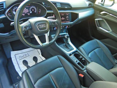 Used 2025 Audi Q3 2.0T Premium AWD/4WD image 2