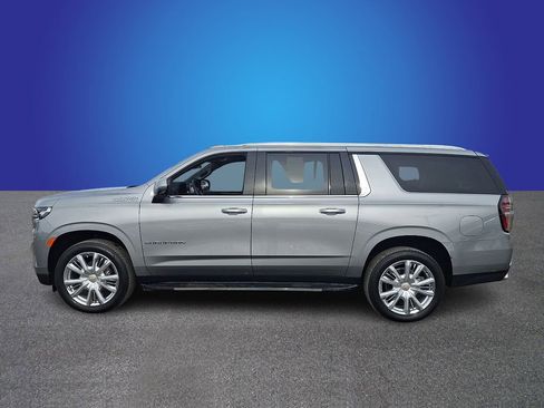 Used 2024 Chevrolet Suburban High Country image 7