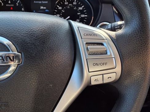 Used 2015 Nissan Rogue SV FWD image 14