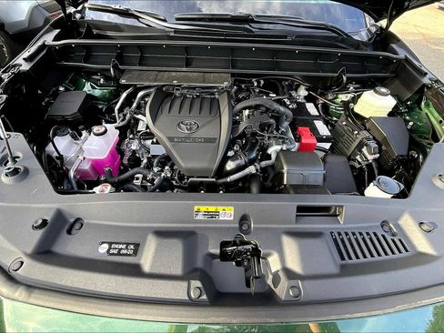 Used 2025 Toyota Highlander Platinum image 16