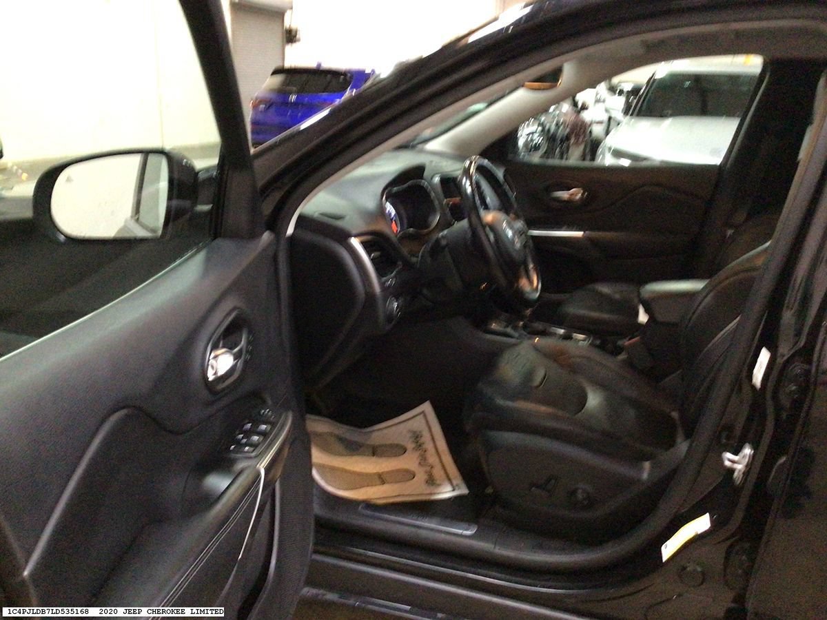 Used 2020 Jeep Cherokee Limited FWD image 8