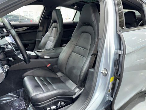 Used 2018 Porsche Panamera RWD image 52