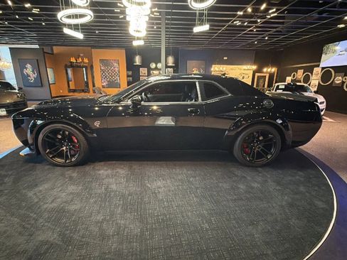 Used 2023 Dodge Challenger SRT Hellcat RWD image 3