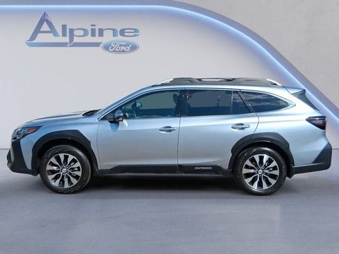 Used 2025 Subaru Outback Touring AWD/4WD image 2