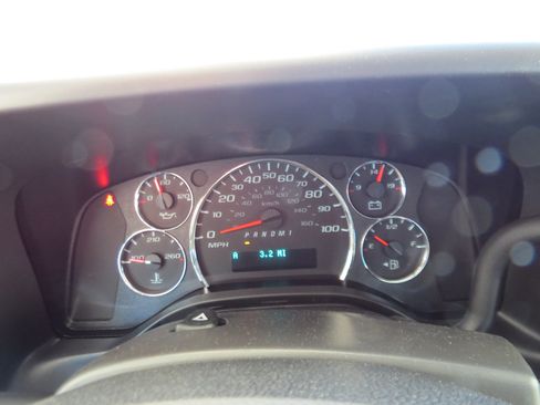 New 2026 Chevrolet Express 2500 Extended RWD image 18
