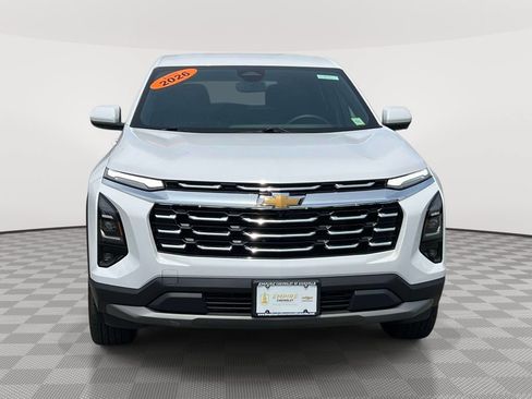 Used 2026 Chevrolet Equinox LT w/ Safety and Technology Package FWD image 2