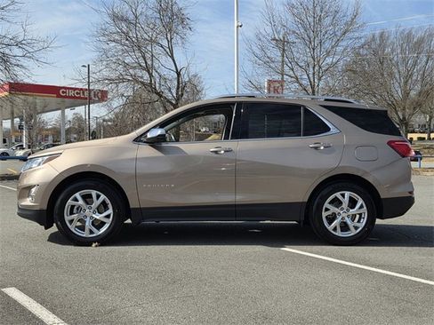 Used 2018 Chevrolet Equinox Premier image 2