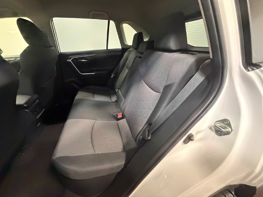 Used 2025 Toyota RAV4 XLE AWD/4WD image 8