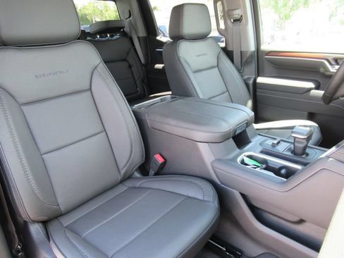New 2026 GMC Sierra 1500 Denali w/ Denali Reserve Package AWD/4WD image 9