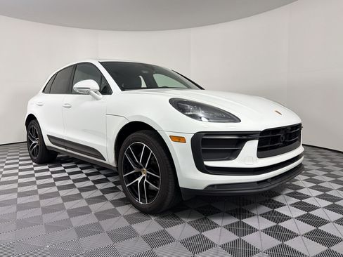 Certified 2023 Porsche Macan AWD/4WD image 7