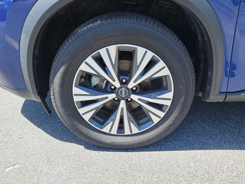 Used 2023 Nissan Rogue SV image 9
