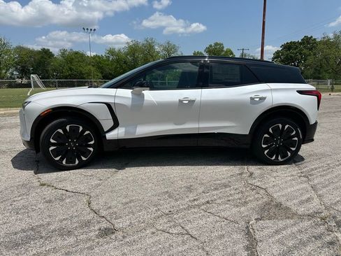 New 2025 Chevrolet Blazer EV RS image 2