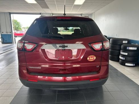 Used 2017 Chevrolet Traverse LT w/ Style and Technology Package FWD image 6