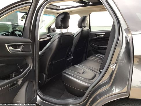Used 2019 Ford Edge Titanium image 13