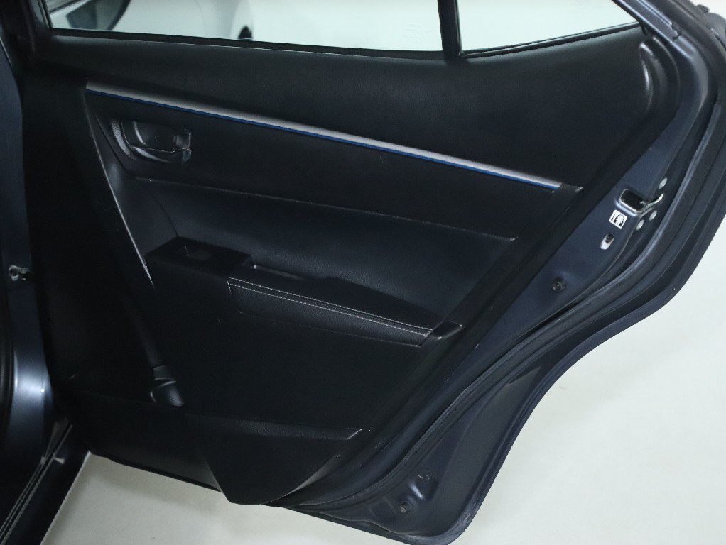 Used 2016 Toyota Corolla S FWD image 29