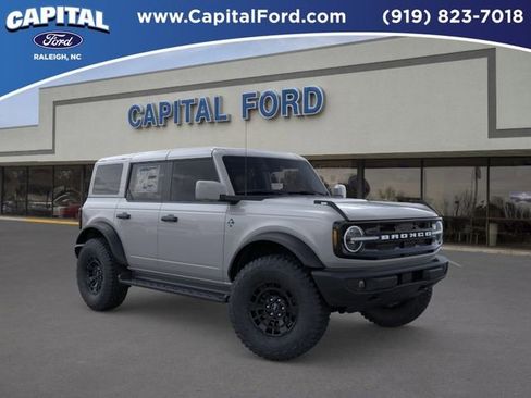 New 2026 Ford Bronco Outer Banks image 7