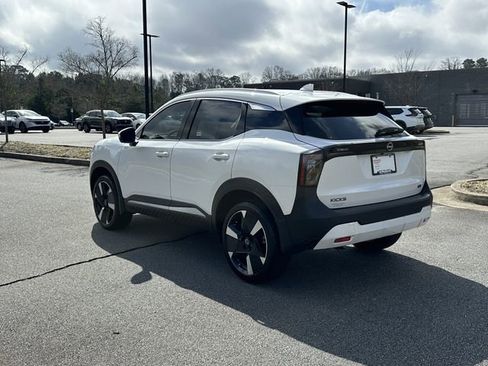 Certified 2025 Nissan Kicks SR image 6