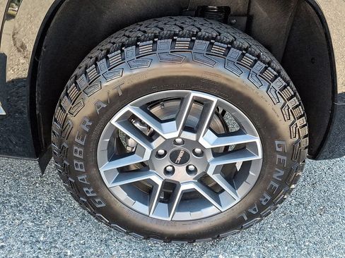New 2026 GMC Terrain AT4 w/ Convenience Package III AWD/4WD image 5
