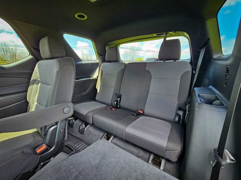 Used 2022 Chevrolet Traverse LT w/ Midnight/Sport Edition AWD/4WD image 33