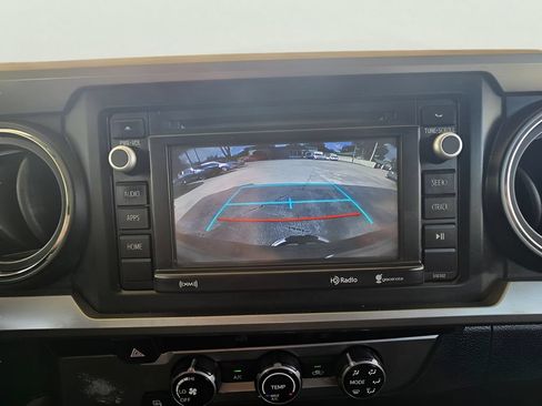 Used 2016 Toyota Tacoma SR5 RWD image 39