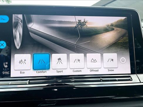 Used 2025 Volkswagen Atlas Cross Sport SE image 35