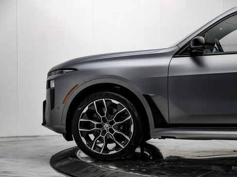 Used 2023 BMW X7 M60i w/ Executive Package image 6