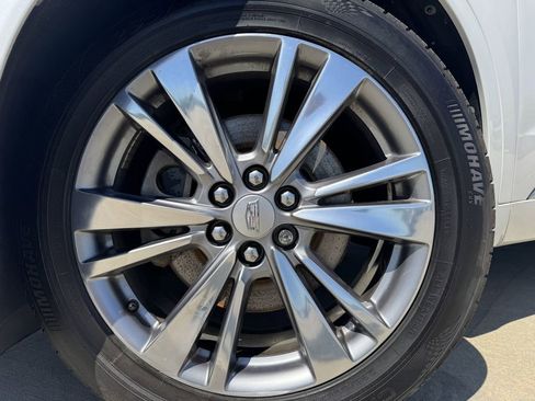 Used 2020 Cadillac XT6 Premium Luxury FWD image 9