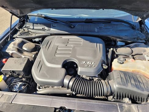 Used 2022 Dodge Challenger SXT image 24