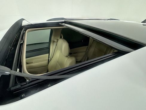 Used 2022 Jeep Grand Cherokee Limited image 27