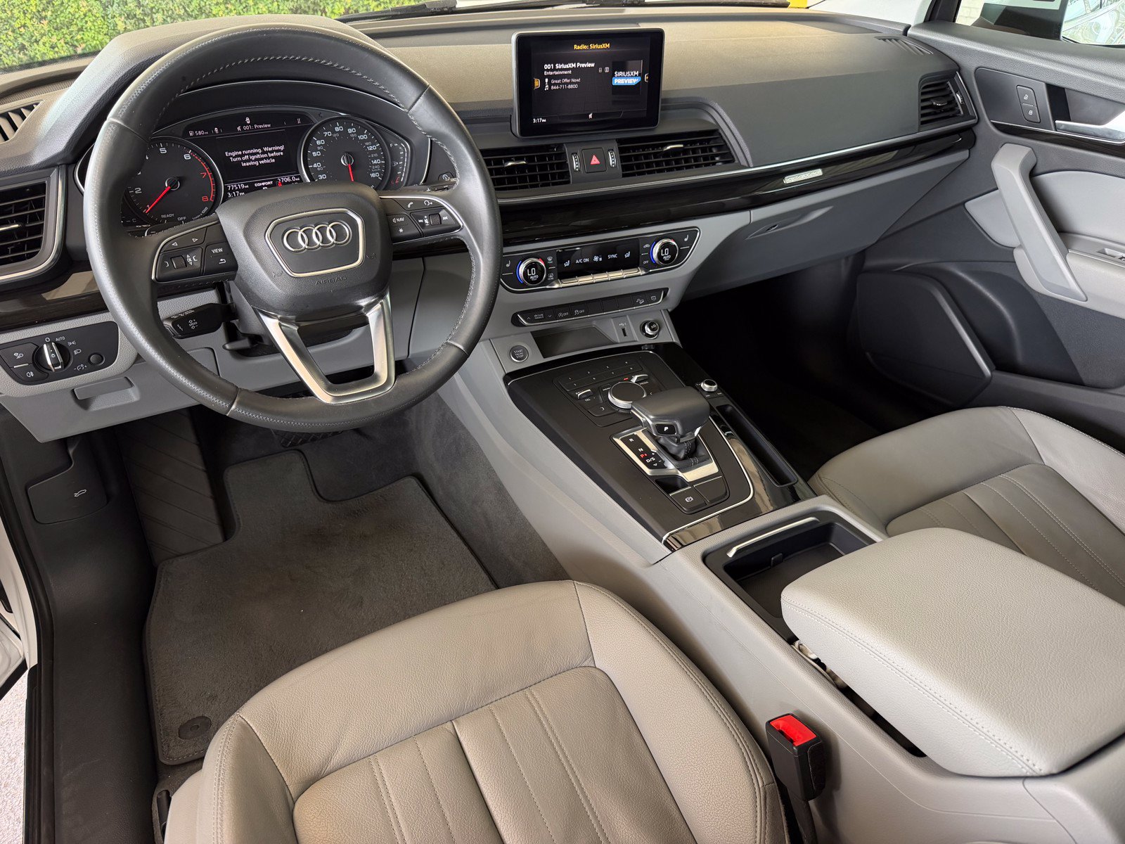 Used 2019 Audi Q5 2.0T Premium w/ Convenience Package AWD/4WD image 2