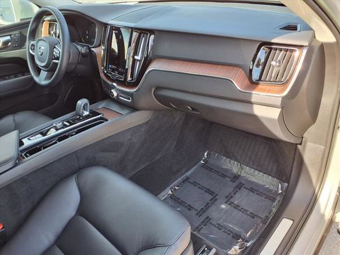 Certified 2023 Volvo XC60 B5 Plus w/ Protection Package Premier image 10