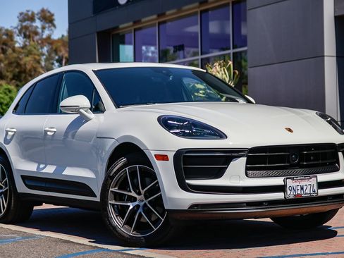 Used 2024 Porsche Macan image 1