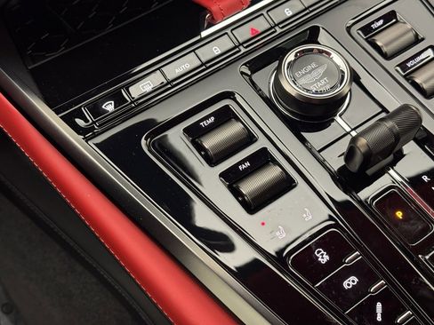 Used 2025 Aston Martin DBX 707 image 30