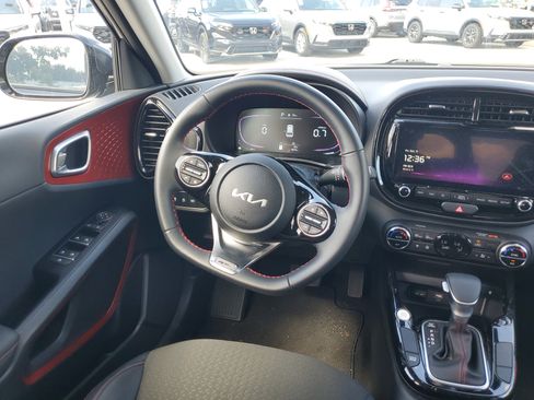 Used 2025 Kia Soul GT-Line image 19