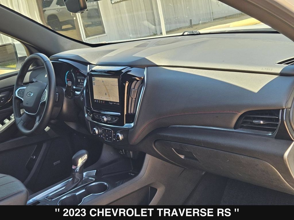 Used 2023 Chevrolet Traverse RS w/ LPO, Floor Liner Package FWD image 32