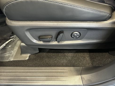 New 2026 INFINITI QX60 Sport image 16