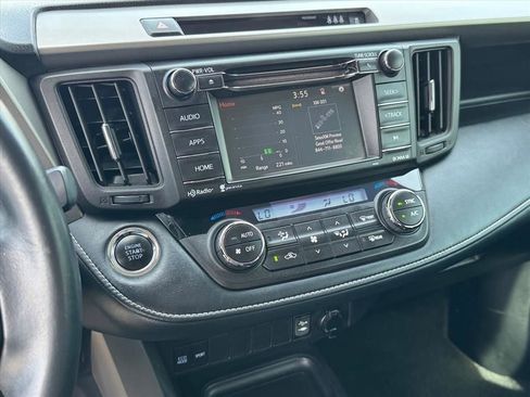 Used 2018 Toyota RAV4 XLE AWD/4WD image 26