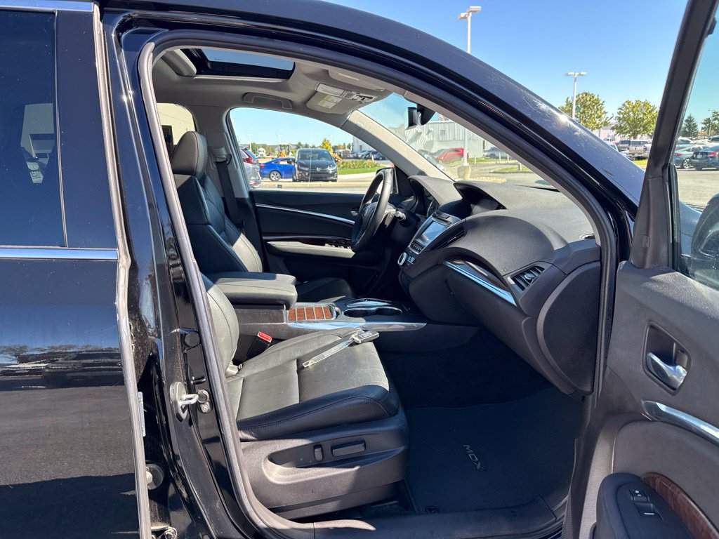 Certified 2018 Acura MDX w/ Technology Package FWD image 42
