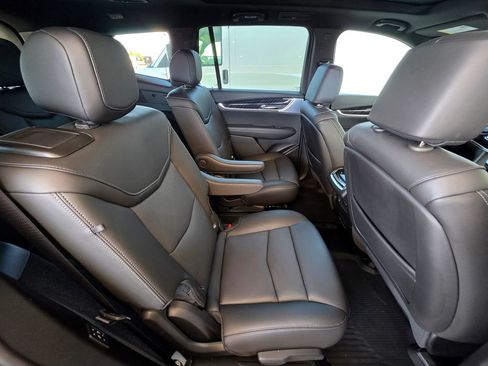 Used 2025 Cadillac XT6 Premium Luxury w/ LPO, Floor Liner Package AWD/4WD image 64