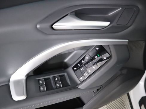 Used 2025 Audi Q5 Premium w/ Convenience Package image 25