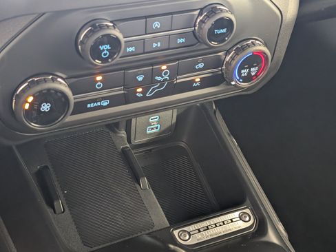 New 2025 Ford Bronco 4-Door image 15